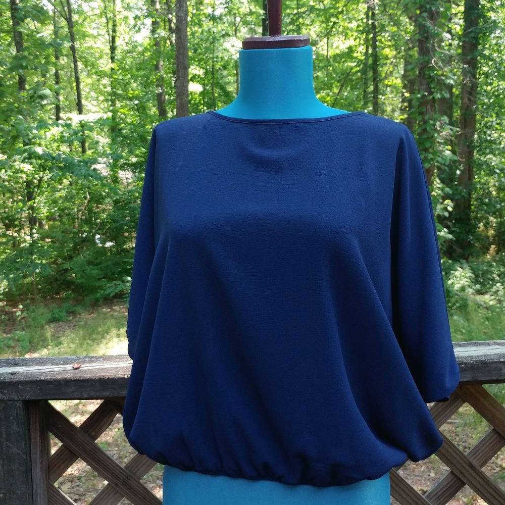 IZ Buyer Dolman Sleeve Blouse - Size Medium Misses